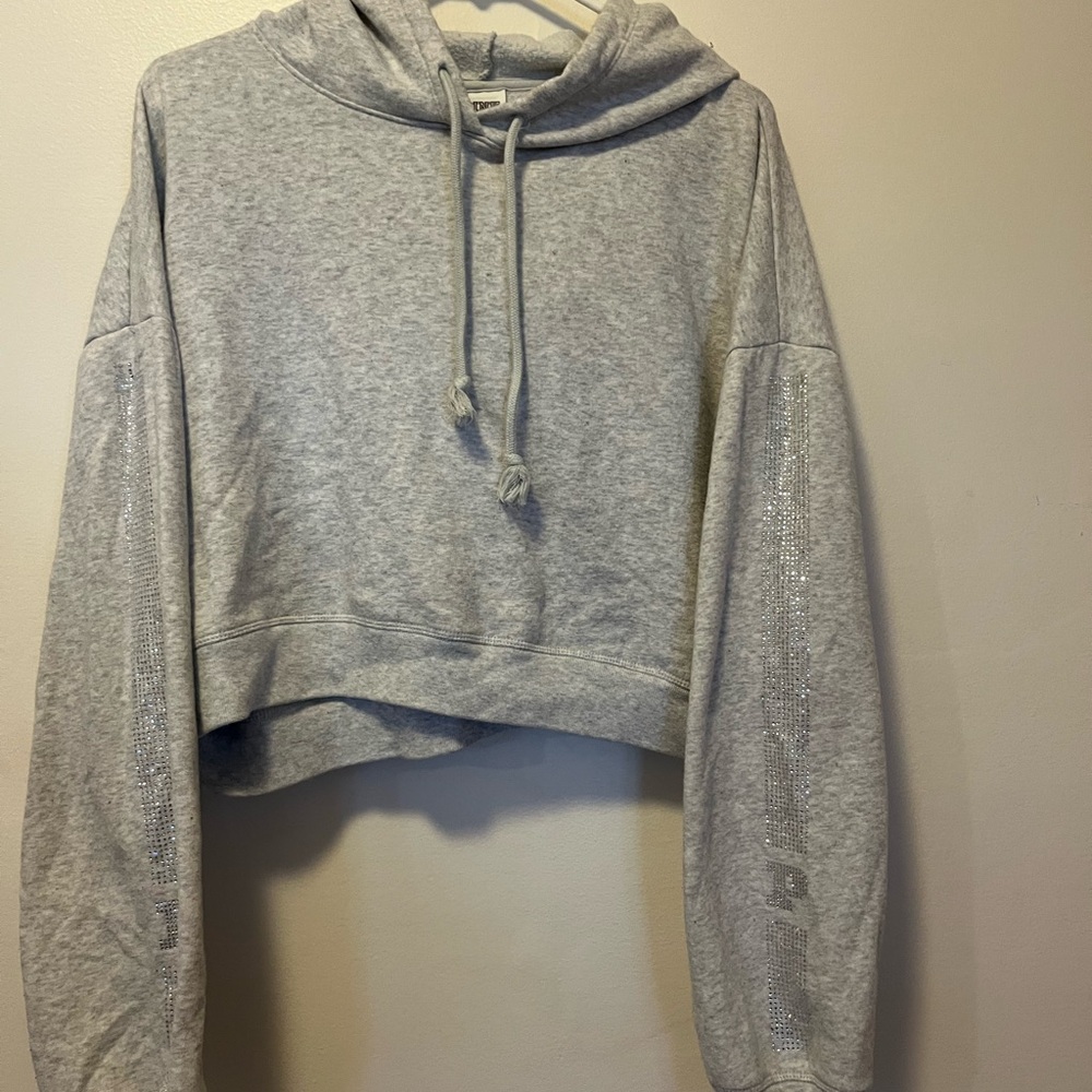 Gray Cropped Long Sleeve Hoodie